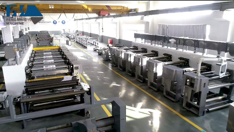 Macchina di stampa flessibile a manica con sistema di caricamento e scarico automatico