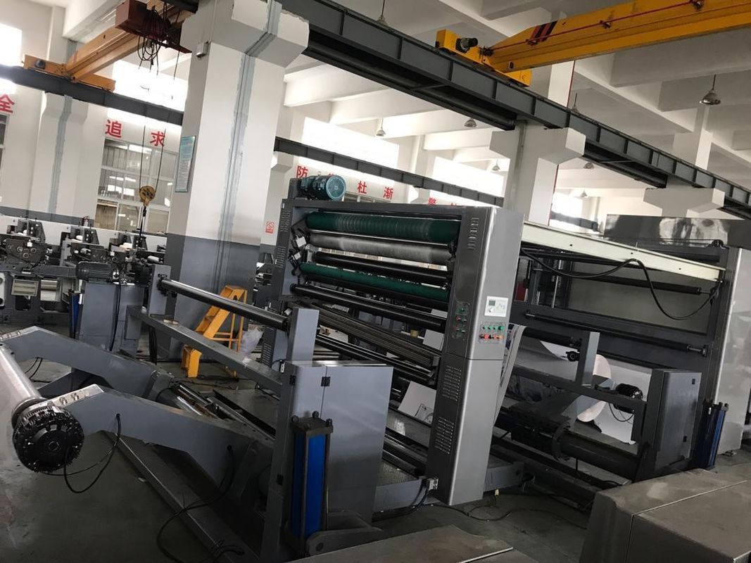 Macchina per la stampa flessibile carta cartonata a larga gamma con alimentazione a 380V 3pH 50Hz e 7 colori