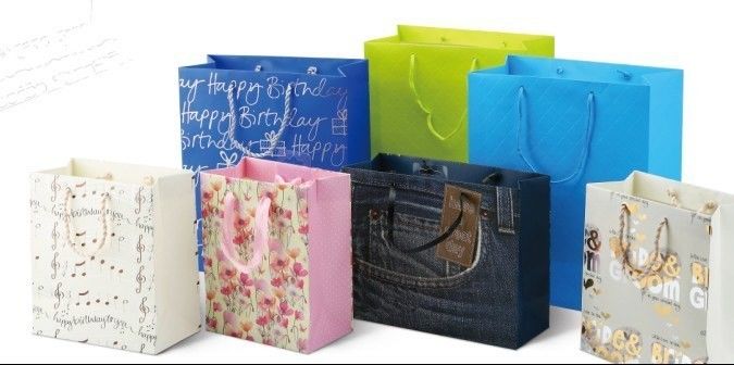 Richiesta personalizzata Alta velocità 6 Color Flexo Stampa macchina per 60-350GSM roll di carta
