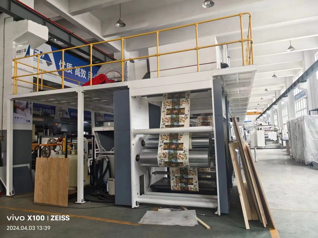 3.5-8 gsm Spessore del rivestimento Nessuna macchina di rivestimento in plastica per diversi tipi di carta