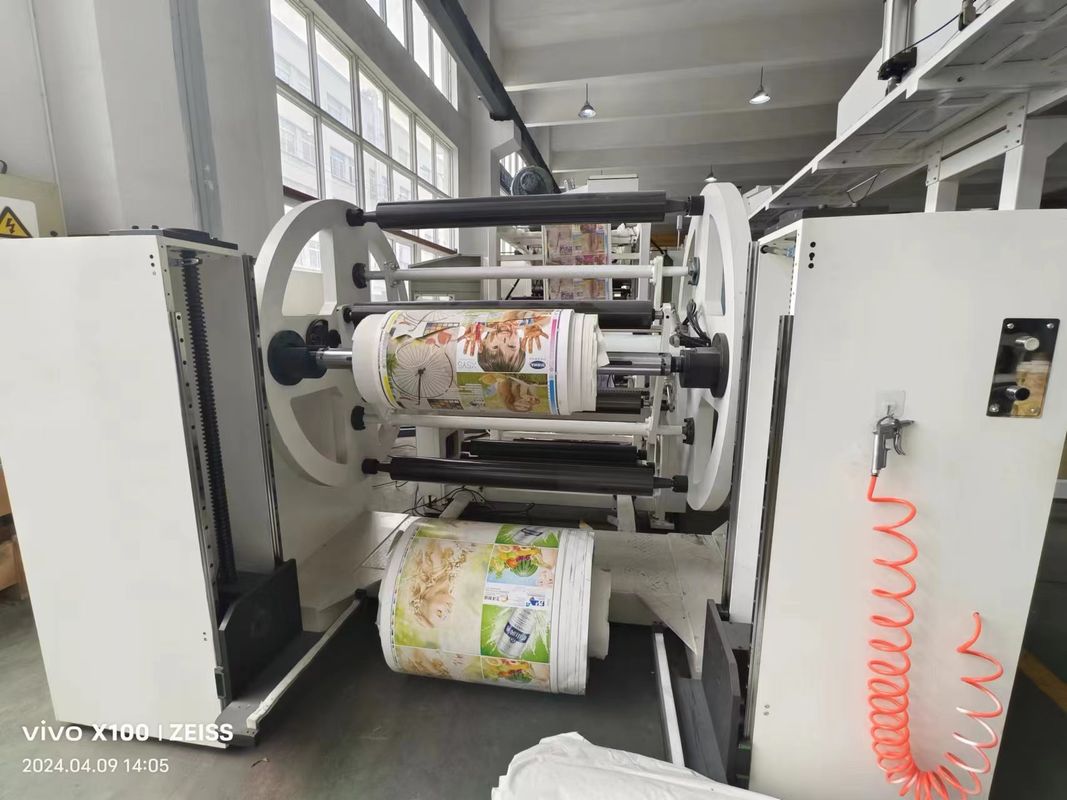 Macchine per la stampa flexografica a cascata di tipo verticale per materiali non tessuti di carta