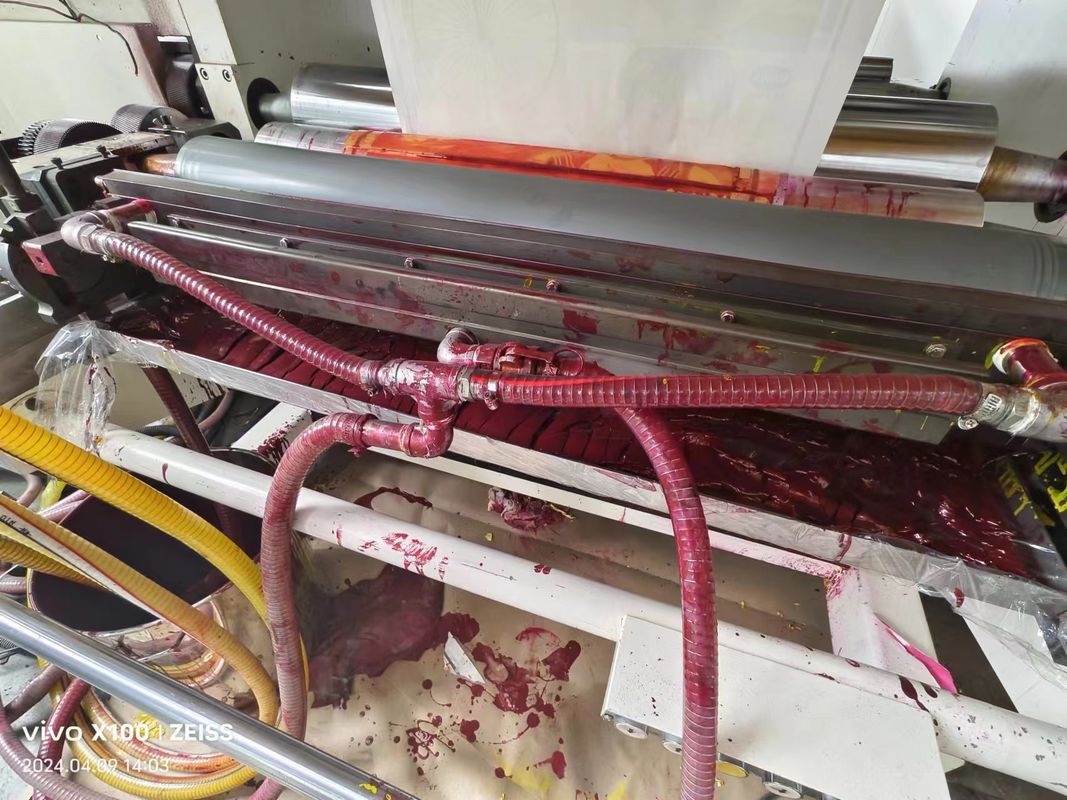Macchine per la stampa flexografica a cascata di tipo verticale per materiali non tessuti di carta