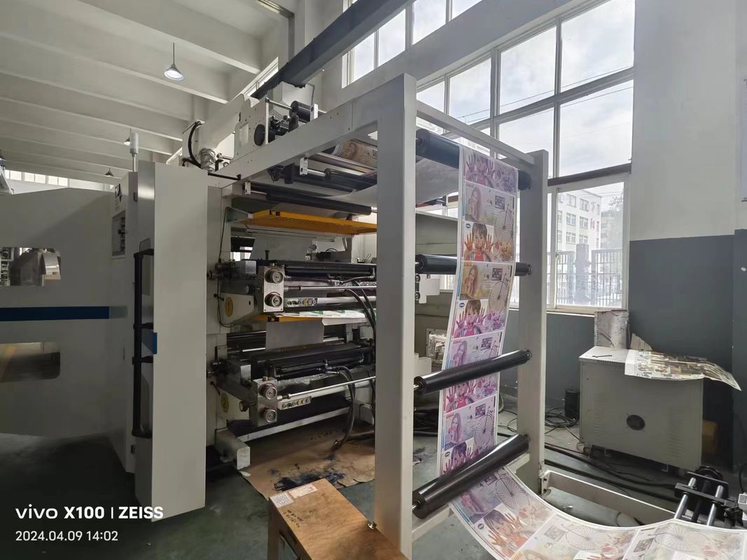 Macchine per la stampa flexografica a cascata di tipo verticale per materiali non tessuti di carta